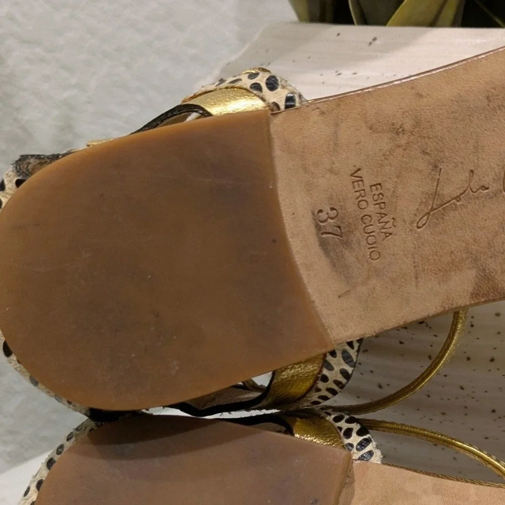 Lola Cruz Animal Print Metallic Gold Sandals Women's 37 Flat Butterfly Leather